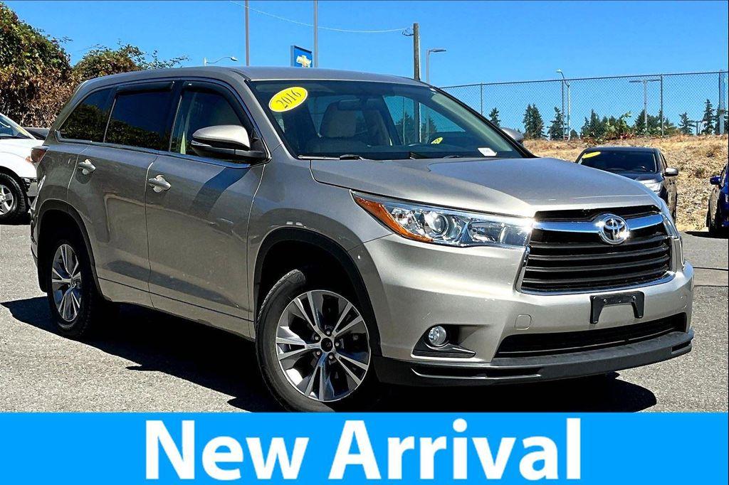 used 2016 Toyota Highlander car, priced at $17,977