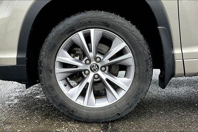 used 2016 Toyota Highlander car, priced at $16,888