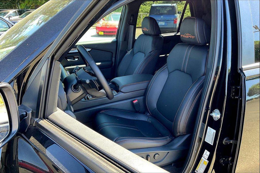 new 2025 Honda Pilot car, priced at $50,795