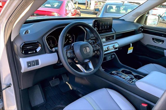 new 2025 Honda Pilot car, priced at $48,895