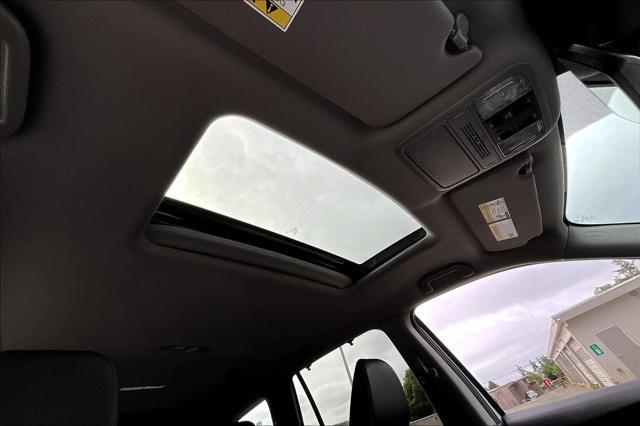 used 2022 Honda Pilot car, priced at $36,888