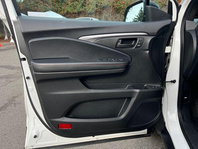 used 2022 Honda Passport car, priced at $25,888