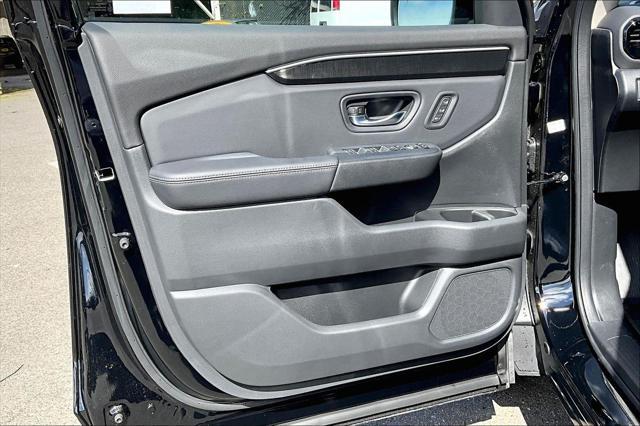 new 2025 Honda Pilot car, priced at $52,999