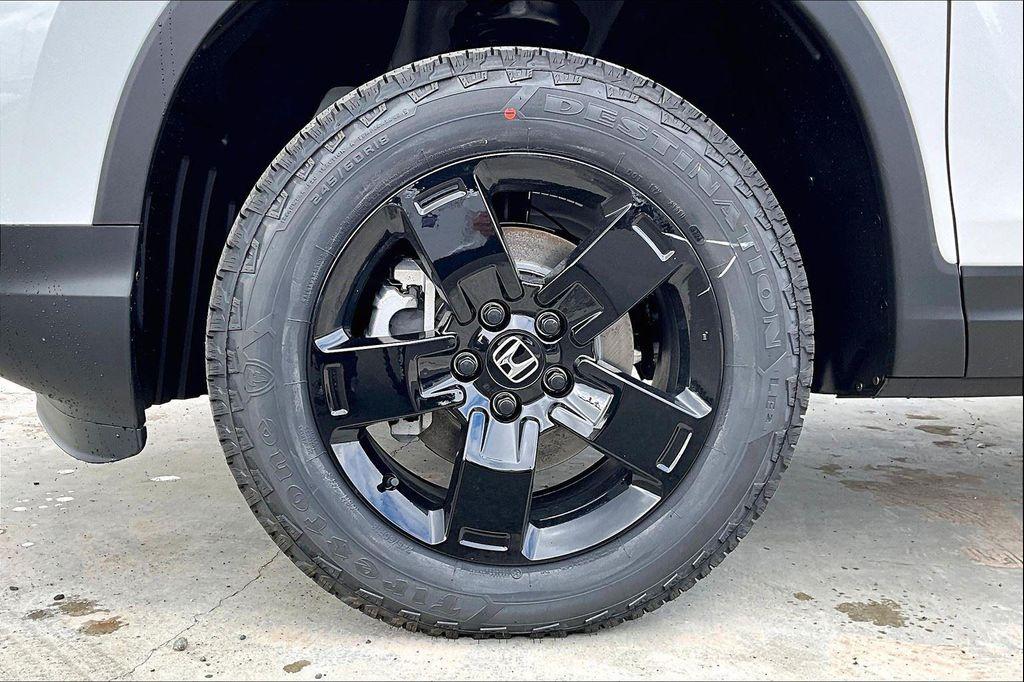new 2025 Honda Ridgeline car, priced at $43,977