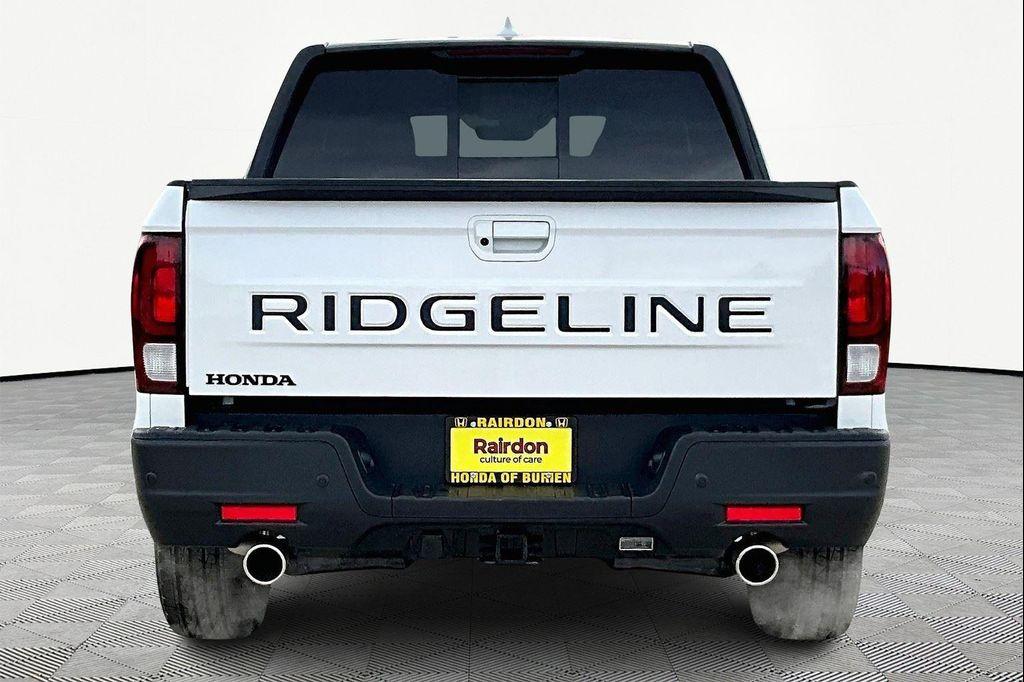 new 2025 Honda Ridgeline car, priced at $43,977