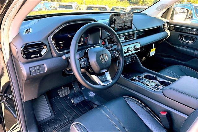 new 2025 Honda Pilot car, priced at $53,075