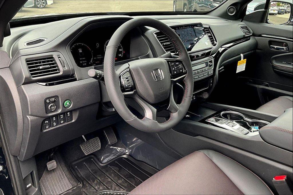 new 2025 Honda Ridgeline car, priced at $43,977