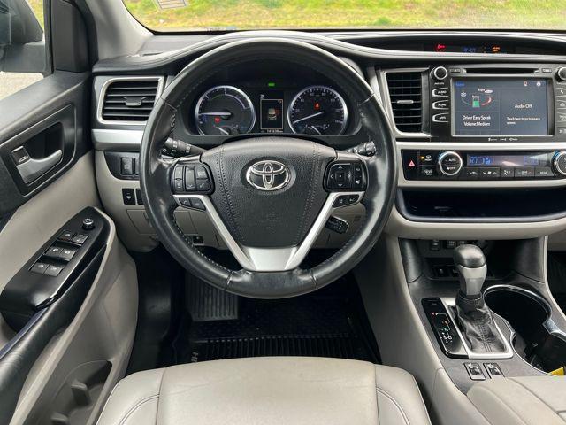 used 2019 Toyota Highlander Hybrid car, priced at $21,444