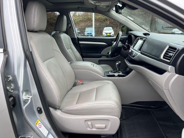 used 2019 Toyota Highlander Hybrid car, priced at $21,444