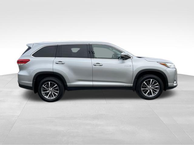 used 2019 Toyota Highlander Hybrid car, priced at $21,444