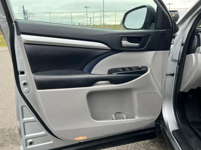 used 2019 Toyota Highlander Hybrid car, priced at $21,444