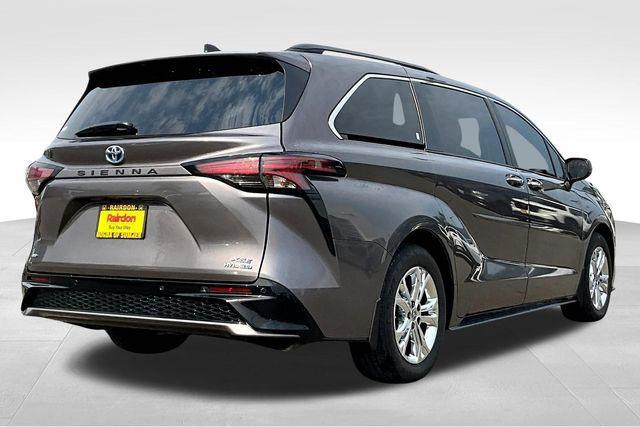 used 2022 Toyota Sienna car, priced at $45,911