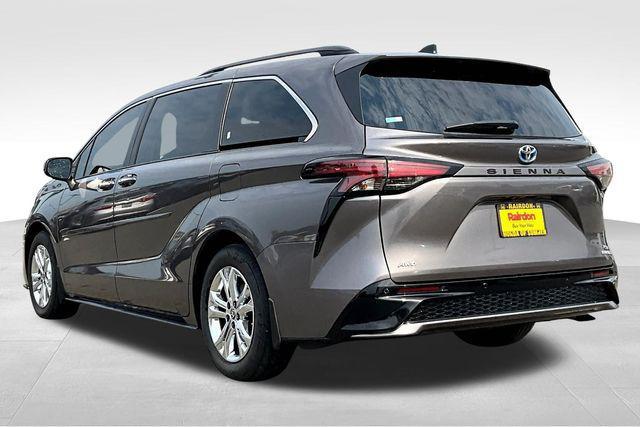 used 2022 Toyota Sienna car, priced at $45,911