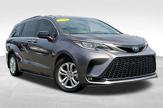 used 2022 Toyota Sienna car, priced at $45,911