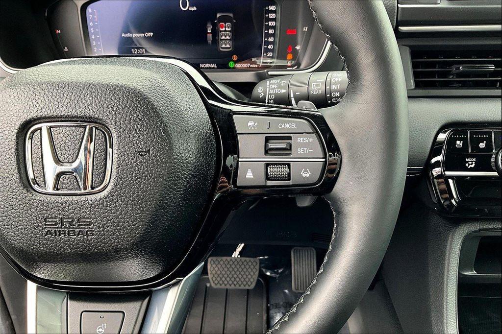 new 2025 Honda Pilot car, priced at $55,715