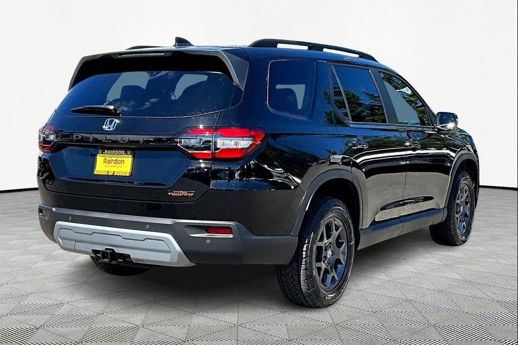 new 2025 Honda Pilot car, priced at $49,977