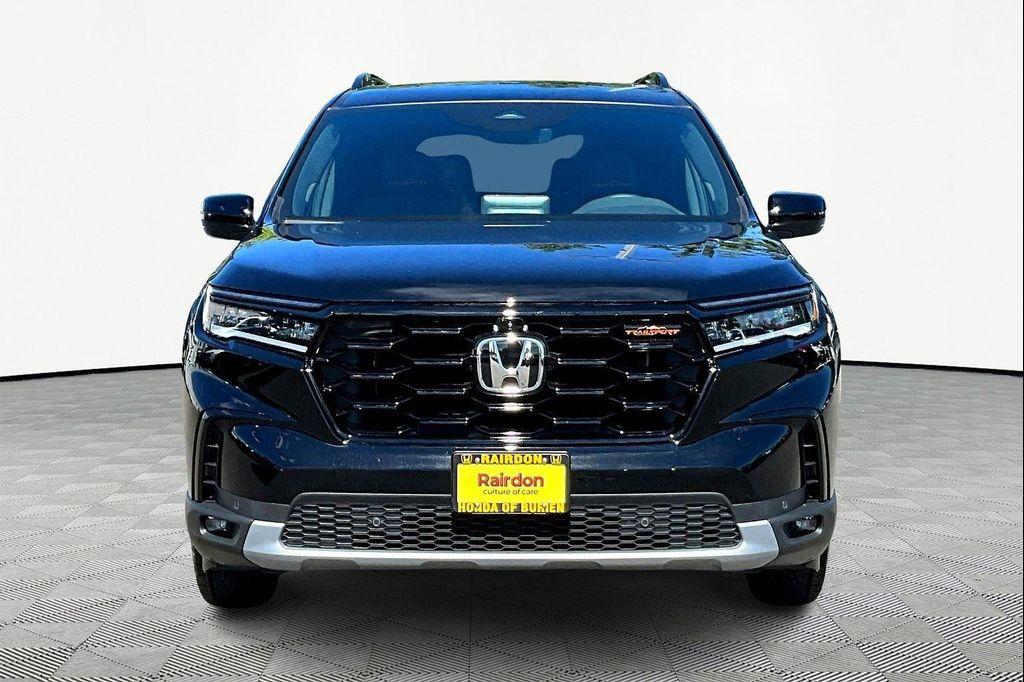 new 2025 Honda Pilot car, priced at $49,977
