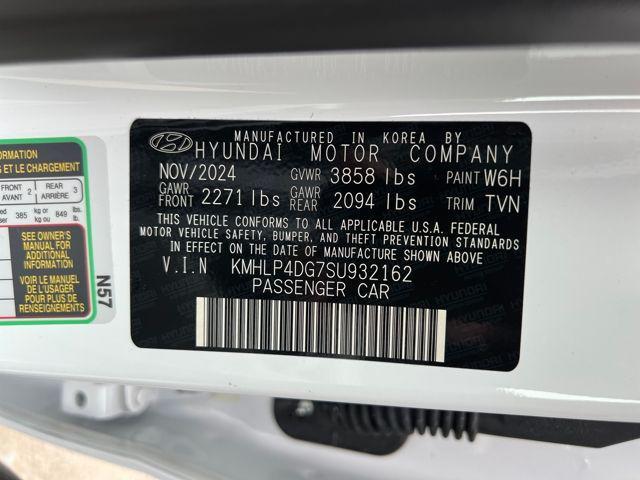 used 2025 Hyundai Elantra car, priced at $20,977