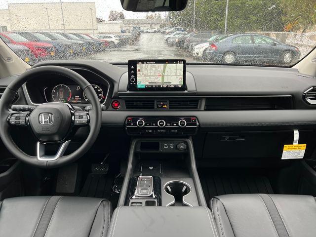new 2025 Honda Pilot car, priced at $50,050