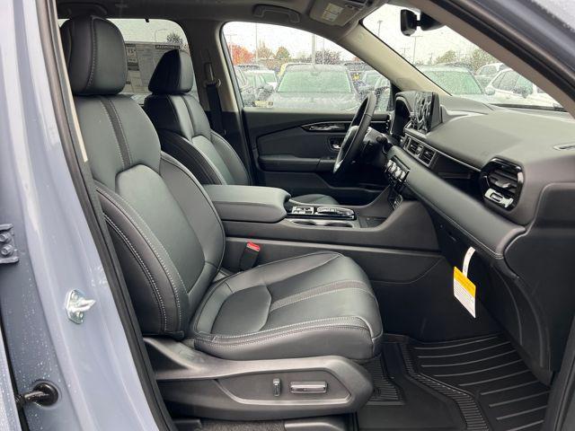 new 2025 Honda Pilot car, priced at $50,050