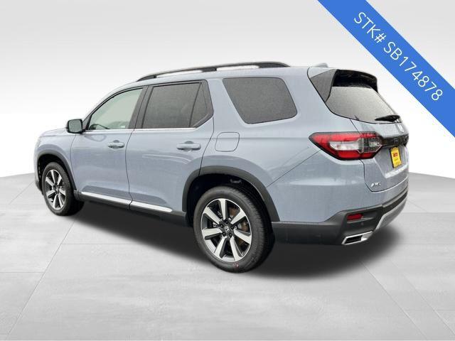 new 2025 Honda Pilot car, priced at $50,050