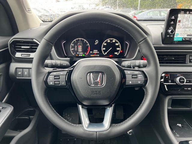 new 2025 Honda Pilot car, priced at $50,050