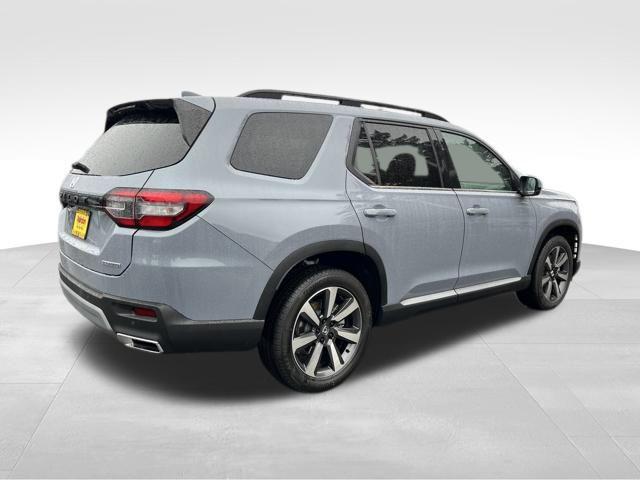 new 2025 Honda Pilot car, priced at $50,050