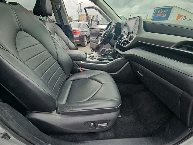 used 2021 Toyota Highlander car