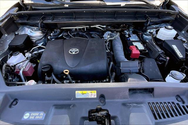 used 2021 Toyota Highlander car