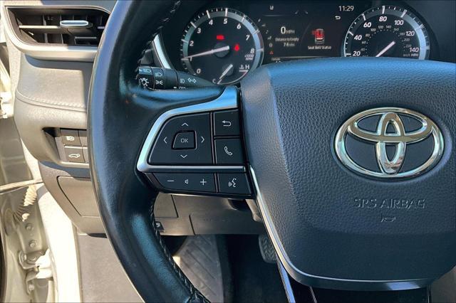 used 2021 Toyota Highlander car