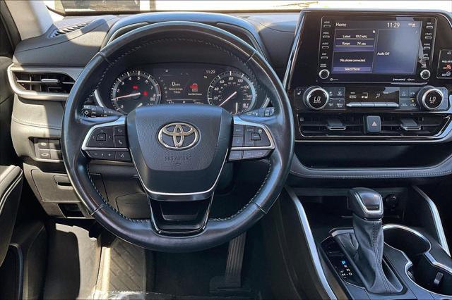 used 2021 Toyota Highlander car