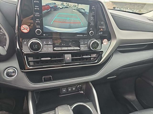 used 2021 Toyota Highlander car