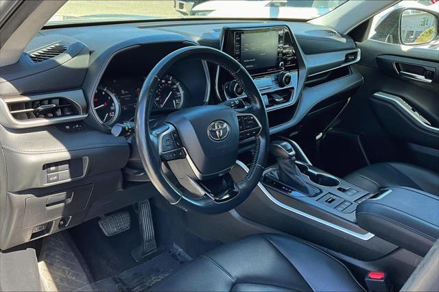 used 2021 Toyota Highlander car