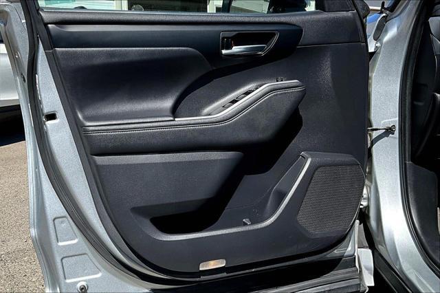 used 2021 Toyota Highlander car