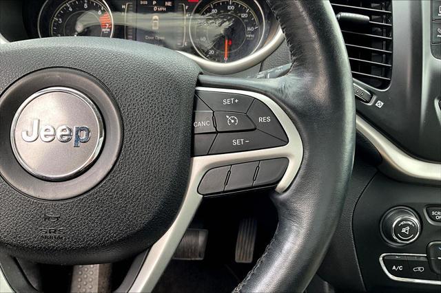 used 2017 Jeep Cherokee car