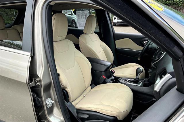 used 2017 Jeep Cherokee car