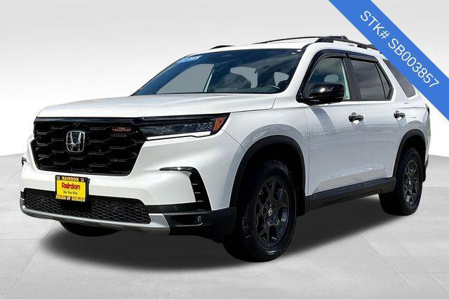 used 2025 Honda Pilot car, priced at $41,777