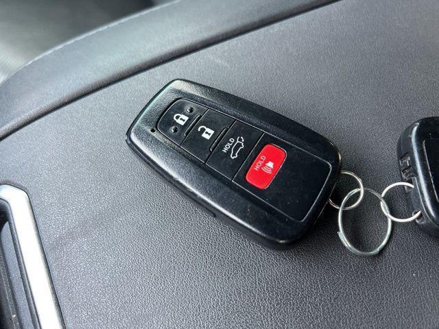 used 2020 Toyota Highlander car, priced at $29,777