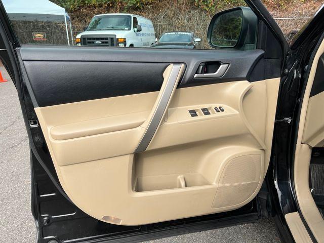 used 2012 Toyota Highlander car, priced at $11,777