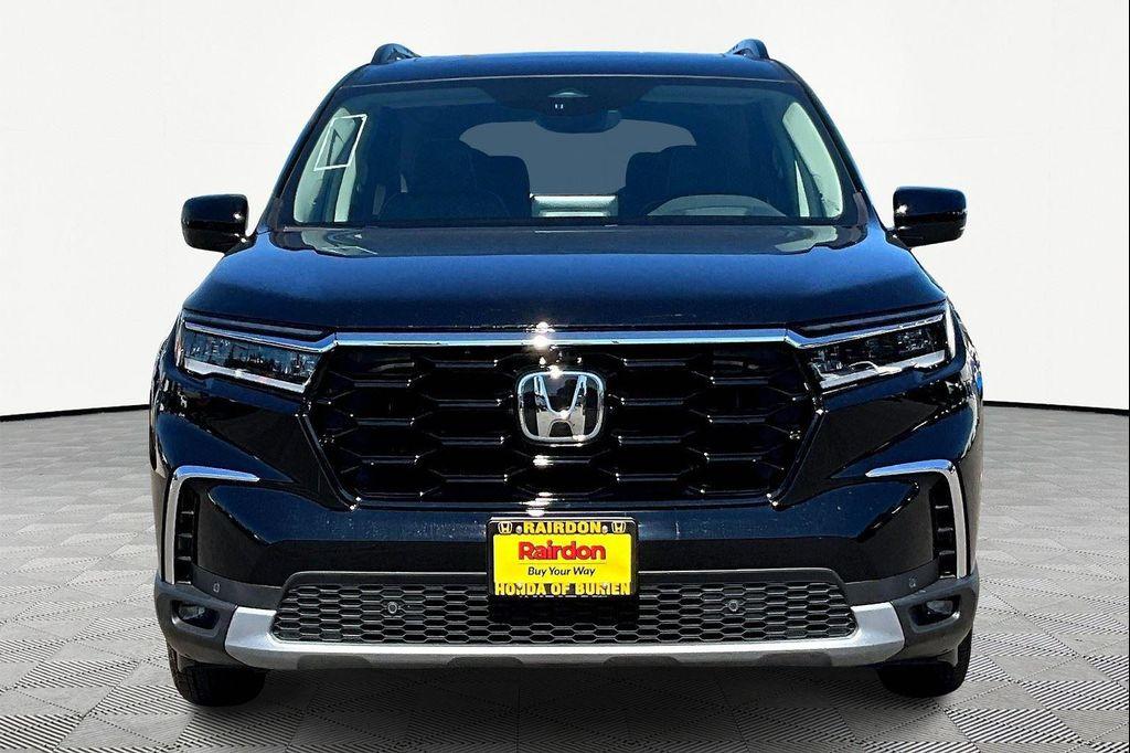 new 2025 Honda Pilot car, priced at $54,530