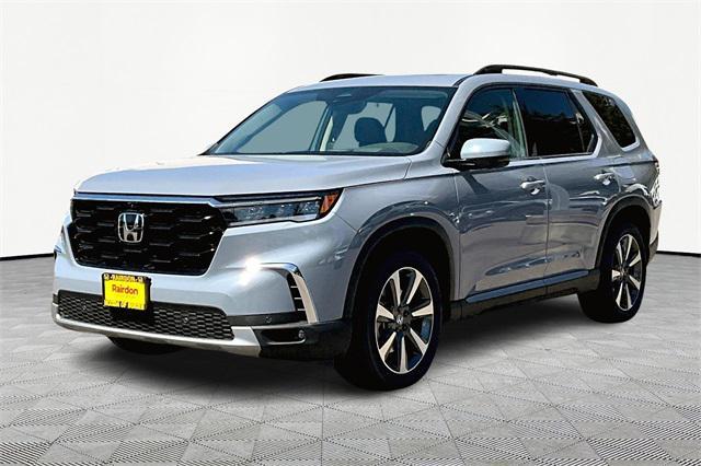 new 2025 Honda Pilot car, priced at $54,630