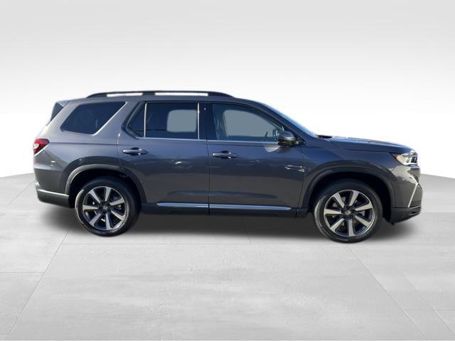 new 2025 Honda Pilot car, priced at $53,075