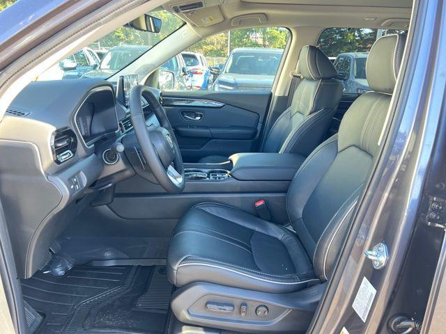 new 2025 Honda Pilot car, priced at $53,075