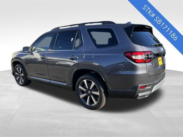 new 2025 Honda Pilot car, priced at $53,075