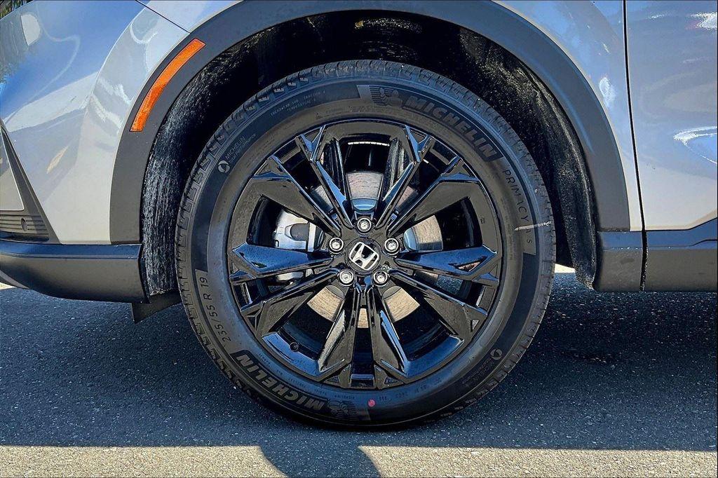 new 2026 Honda CR-V Hybrid car, priced at $43,645