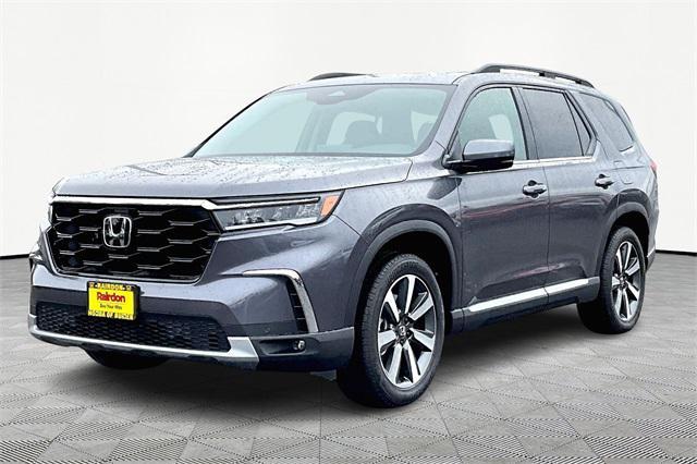 new 2025 Honda Pilot car, priced at $52,715