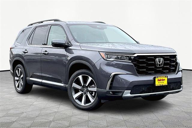 new 2025 Honda Pilot car, priced at $52,715