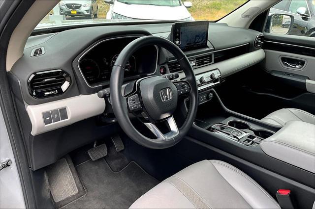 used 2025 Honda Pilot car, priced at $45,777