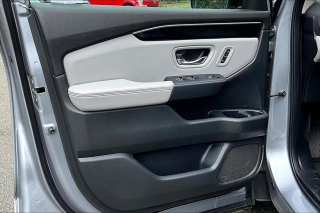 used 2025 Honda Pilot car, priced at $45,777