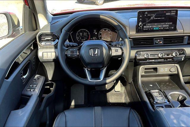 new 2025 Honda Pilot car, priced at $51,905